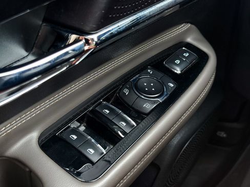 Used 2023 Lincoln Corsair AWD w/ Equipment Group 101A image 30