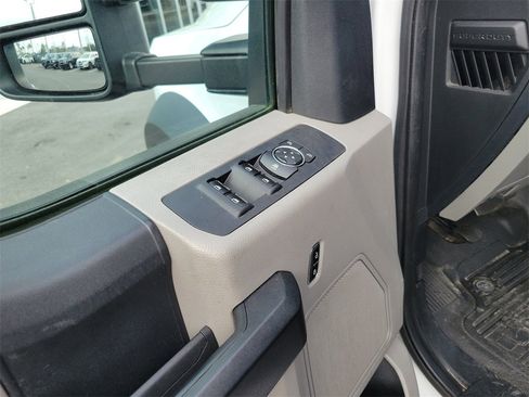 Used 2019 Ford F550 2WD Crew Cab Super Duty w/ Power Equipment Group image 10