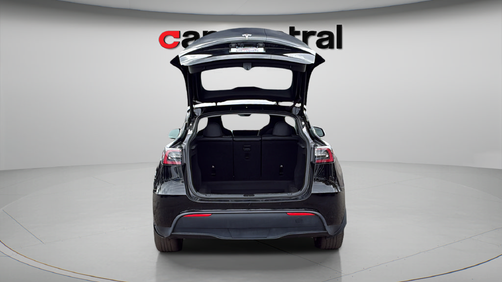 Used 2023 Tesla Model Y Long Range AWD/4WD image 21