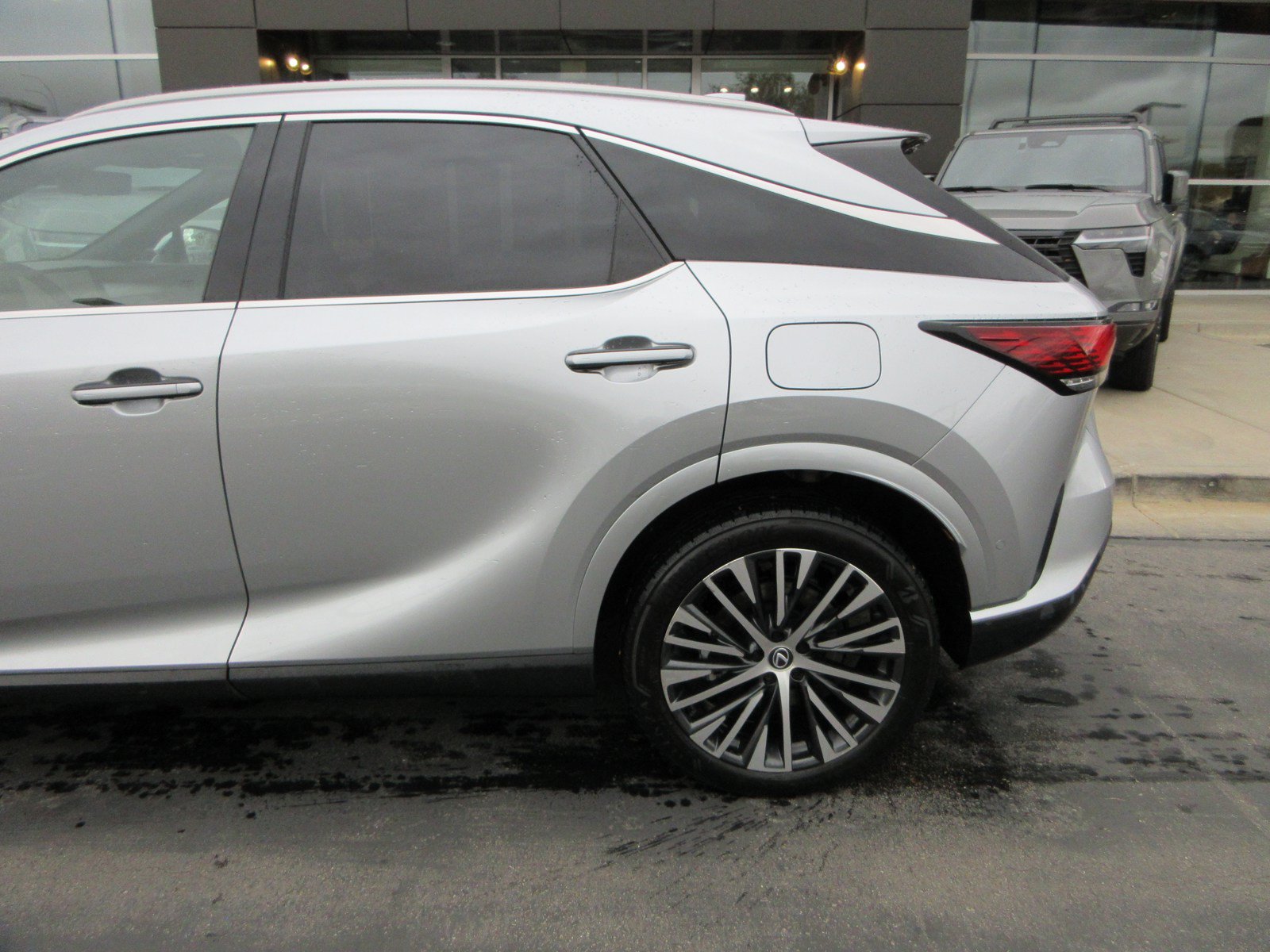 Used 2024 Lexus RX 350 w/ Convenience Package AWD/4WD image 4