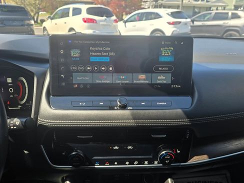 Used 2024 Nissan Rogue Platinum w/ Platinum Premium Package AWD/4WD image 9