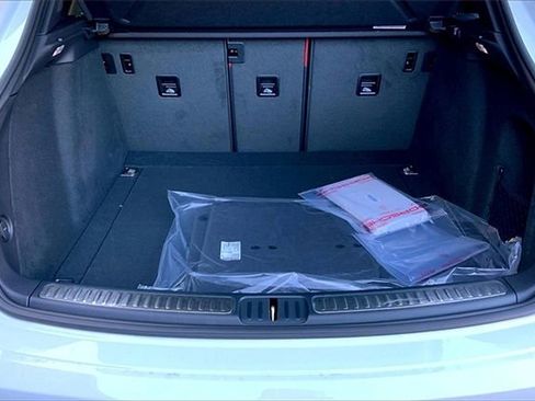 Certified 2026 Porsche Macan image 20