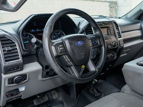 Used 2017 Ford F550 4x4 Crew Cab Super Duty image 20