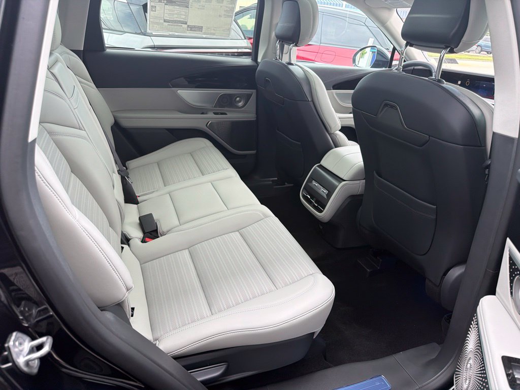 New 2026 Lincoln Nautilus Reserve AWD/4WD image 8