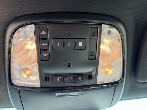 Used 2024 Dodge Durango GT AWD/4WD image 23