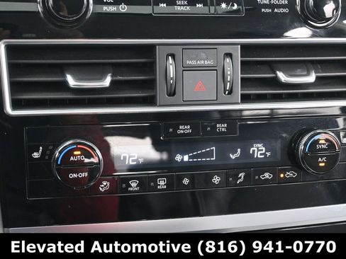 Used 2023 INFINITI QX80 Premium Select w/ All-Season Package image 24