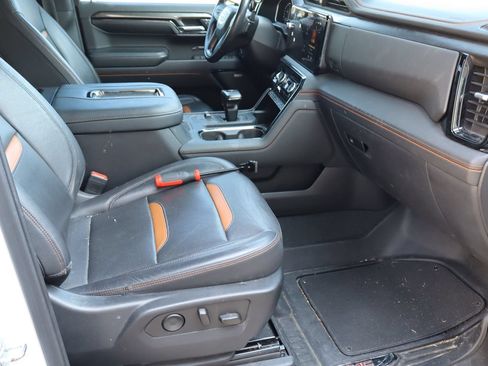 Used 2022 GMC Sierra 1500 AT4 w/ AT4 Premium Package AWD/4WD image 17