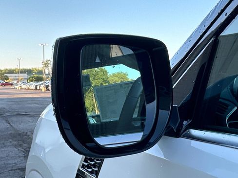 New 2026 Nissan Armada SV image 13