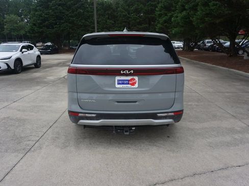 Used 2024 Kia Carnival EX FWD image 22