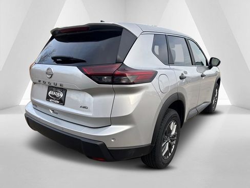 Used 2024 Nissan Rogue S image 7