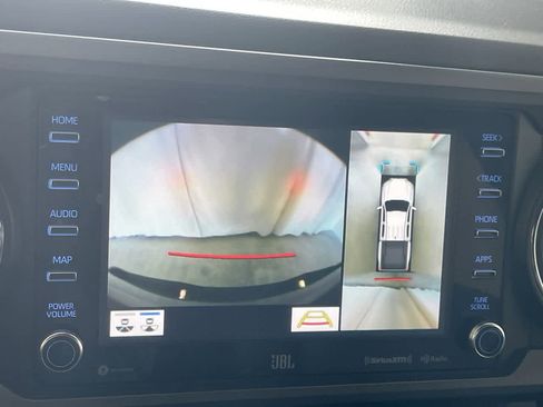 Used 2020 Toyota Tacoma TRD Off-Road w/ TRD Premium Off Road Package image 17