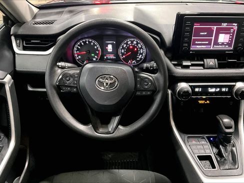 Used 2020 Toyota RAV4 XLE image 6