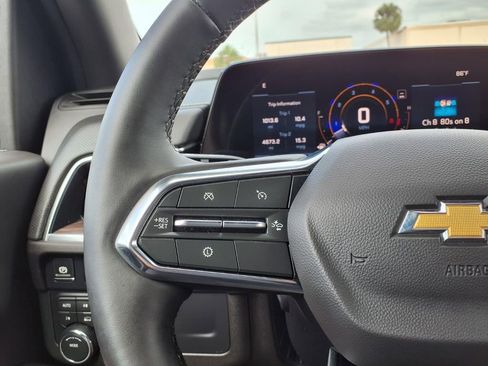 Used 2025 Chevrolet Tahoe Premier AWD/4WD image 34