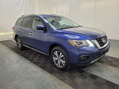 Used 2019 Nissan Pathfinder SV image 11