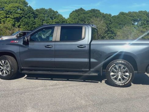 Used 2022 Chevrolet Silverado 1500 RST image 2