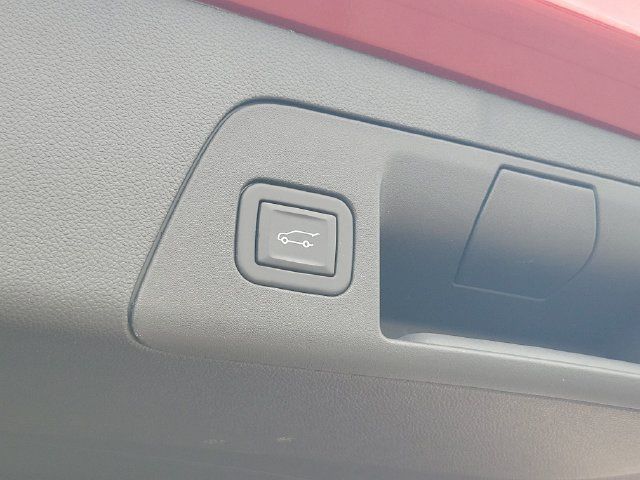 Used 2023 Buick Envision Avenir AWD/4WD image 32