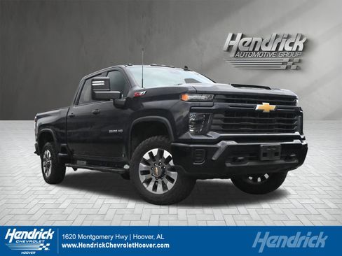 Used 2024 Chevrolet Silverado 2500 Custom w/ Custom Value Package image 1