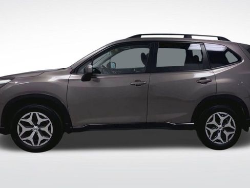 Used 2021 Subaru Forester Premium image 5