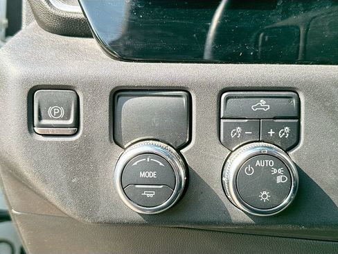Used 2023 GMC Sierra 1500 SLE RWD image 19