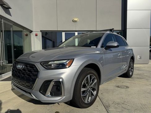 Used 2024 Audi Q5 2.0T Premium w/ Convenience Package image 3