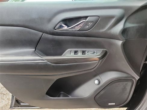 Used 2018 GMC Acadia SLT image 29