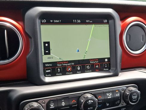Used 2019 Jeep Wrangler Unlimited Rubicon AWD/4WD image 16