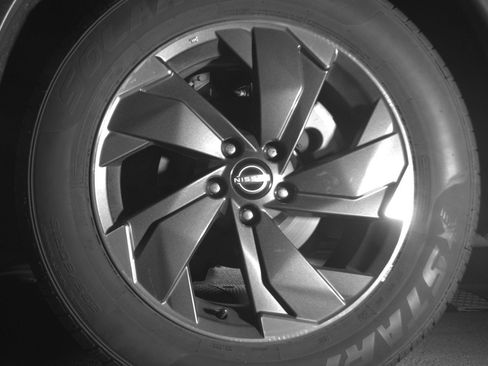 Used 2025 Nissan Rogue SV AWD/4WD image 14