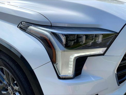 Used 2024 Toyota Sequoia Platinum AWD/4WD image 29