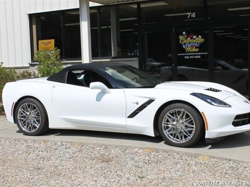 Used 2015 Chevrolet Corvette Stingray Convertible w/ 3LT Preferred Equipment Group RWD image 20
