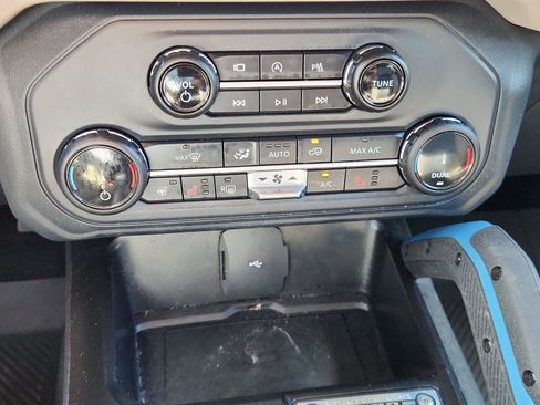 Certified 2022 Ford Bronco Wildtrak AWD/4WD image 28
