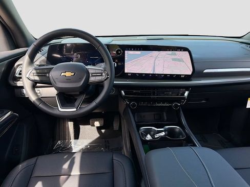 New 2026 Chevrolet Traverse LT w/ Driver Confidence Package AWD/4WD image 24