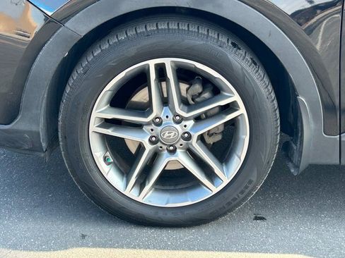 Used 2017 Hyundai Santa Fe Limited image 12