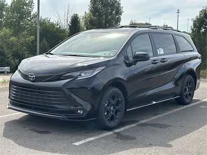 Used 2025 Toyota Sienna XLE Woodland Edition
