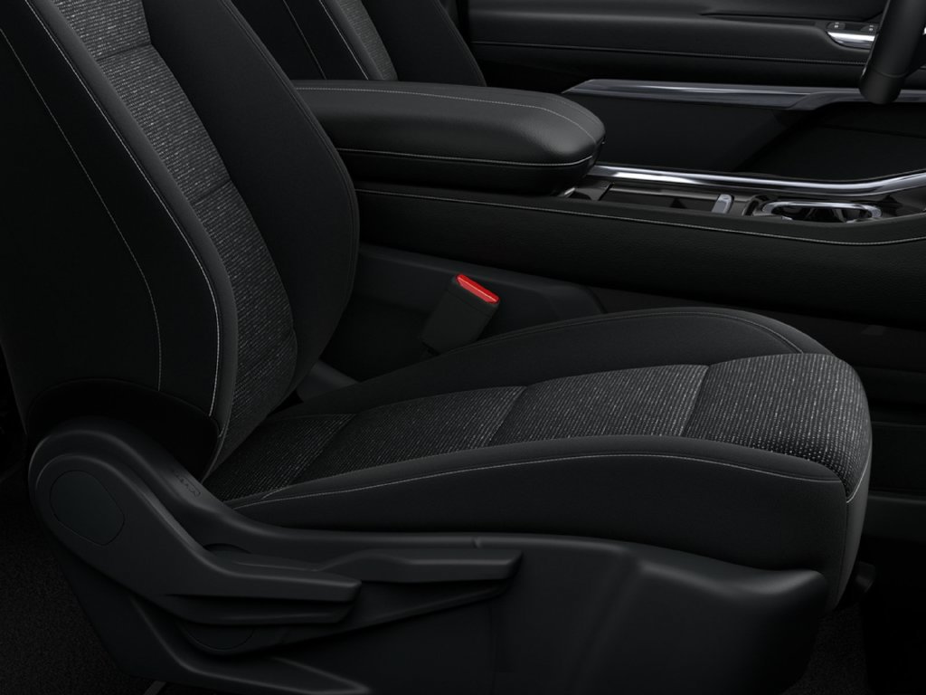 New 2027 Chevrolet Traverse LT w/ Driver Confidence Package FWD image 13