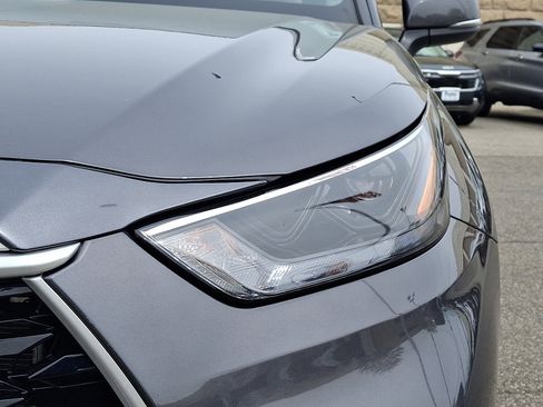 Used 2023 Toyota Highlander XLE AWD/4WD image 9