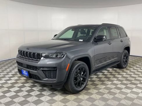 New 2026 Jeep Grand Cherokee Altitude AWD/4WD image 1