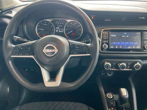 Used 2022 Nissan Kicks S image 11