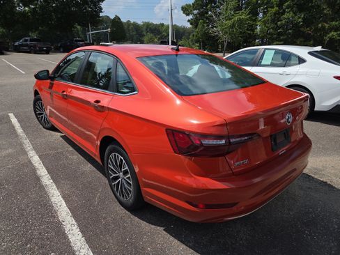 Used 2020 Volkswagen Jetta SE w/ SE Cold Weather Package FWD image 6