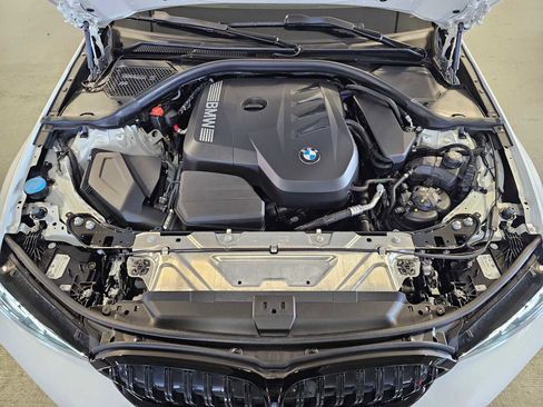 Used 2025 BMW 330i xDrive Sedan w/ M Sport Package image 9