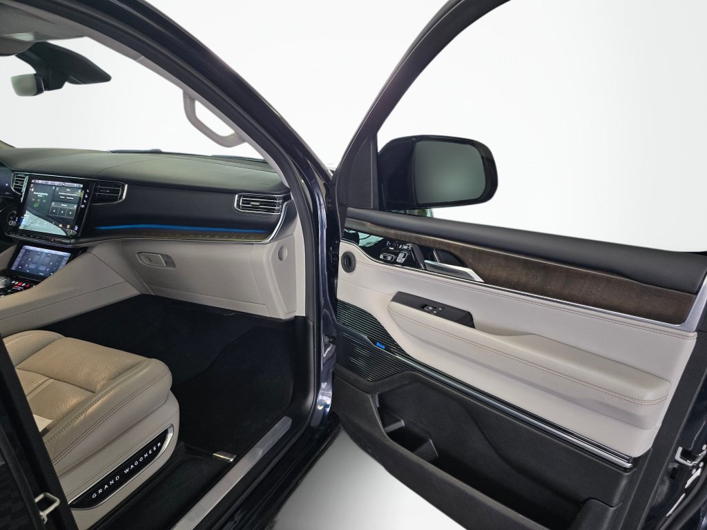 Used 2023 Jeep Grand Wagoneer 4WD image 41