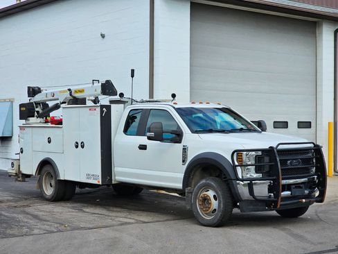 Used 2019 Ford F550 4x4 SuperCab Super Duty image 2