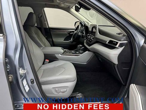 Used 2021 Toyota Highlander Platinum image 21