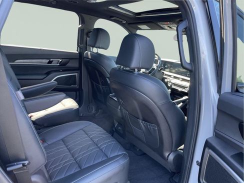 Used 2024 Kia Telluride EX X-Line AWD/4WD image 19