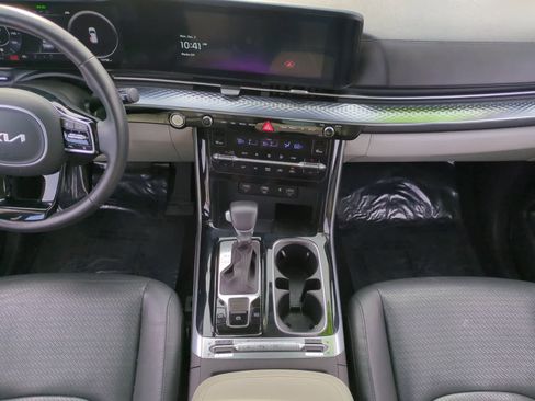 Used 2024 Kia Carnival SX Prestige image 11