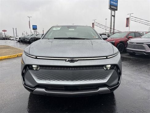 New 2025 Chevrolet Equinox EV LT image 38