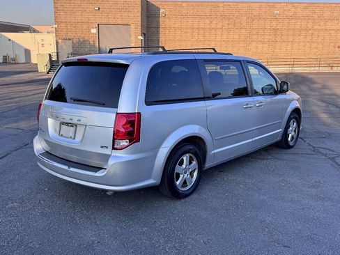 Used 2012 Dodge Grand Caravan SXT FWD image 5
