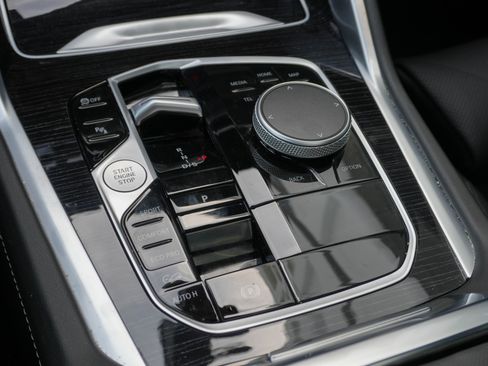 Certified 2025 BMW X6 xDrive40i w/ Climate Comfort Package image 24