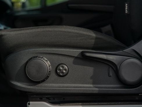 Used 2024 Mercedes-Benz Sprinter 3500 image 38