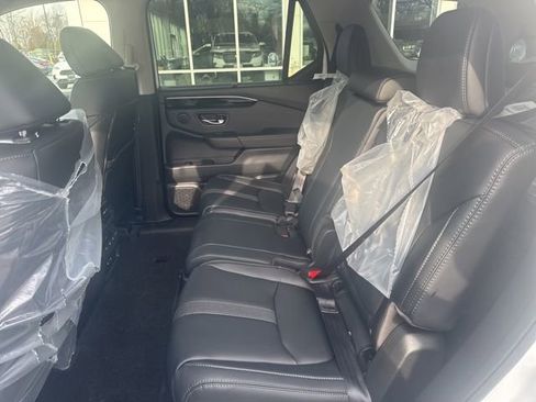 New 2025 Honda Pilot Touring image 17