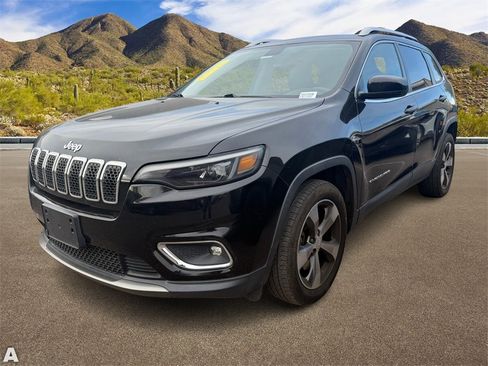 Used 2019 Jeep Cherokee Limited w/ Luxury Group image 2